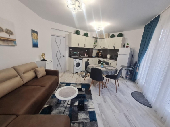 Дава се под наем Тристаен апартамент в Варна, Център - 82 кв.м за 887.4 € - Снимка #1