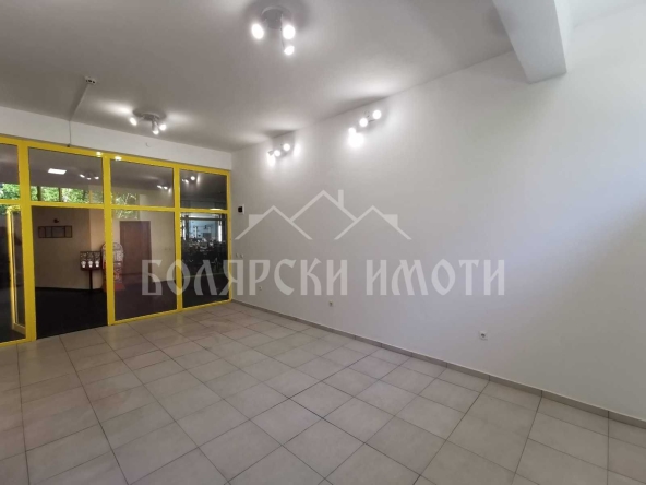 Магазин в Велико Търново, Бузлуджа - 42 кв.м за 629 €/кв.м - Снимка #1