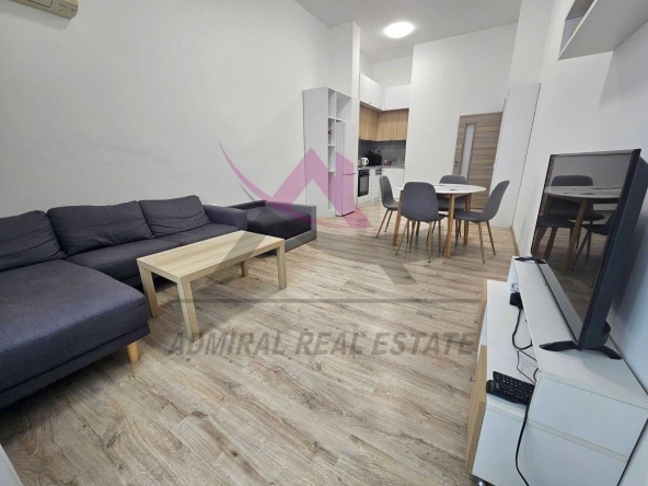 Дава се под наем Тристаен апартамент в Варна, Левски - 120 кв.м за 897.6 € - Снимка #1