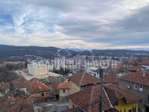 Тристаен апартамент в Велико Търново, Акация - 130 кв.м за 687 €/кв.м - Снимка #1