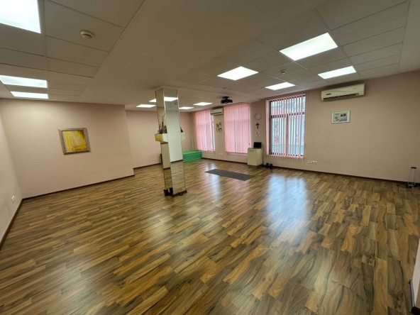 Дава се под наем Офис в Пловдив, Център - 73 кв.м за 433.5 € - Снимка #1