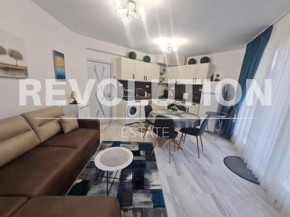 Дава се под наем Тристаен апартамент в Варна, Център - 82 кв.м за 887.4 € - Снимка #1