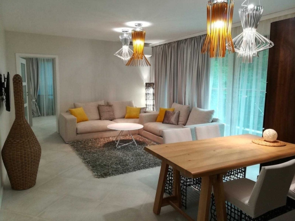 Дава се под наем Двустаен апартамент в к.к. Златни пясъци - 50 кв.м за 777.75 € - Снимка #1