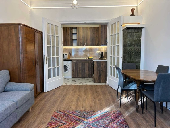 Дава се под наем Двустаен апартамент в София, Център - 63 кв.м за 739.5 € - Снимка #1