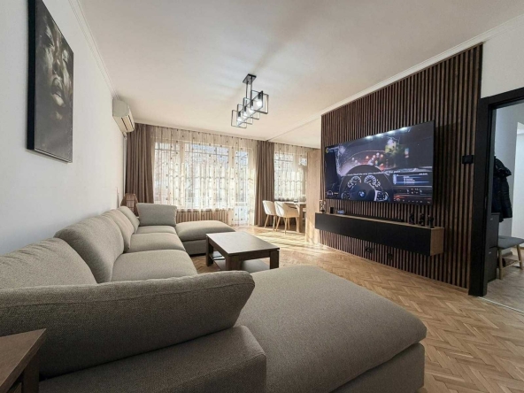 Дава се под наем Тристаен апартамент в София, Медицинска академия - 90 кв.м за 957.27 € - Снимка #1