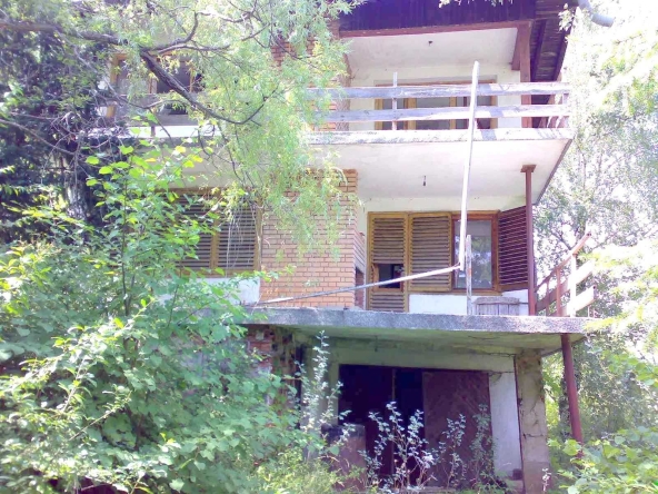 Къща в с. Гложене, Област Ловеч - 100 кв.м за 102 €/кв.м - Снимка #1