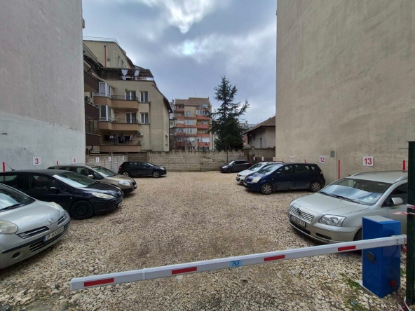 Дава се под наем Гараж / Паркомясто в Варна, Младост 1 - 20 кв.м за 84.66 € - Снимка #1