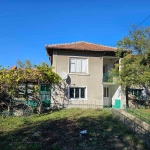 Къща в с. Искрица, Област Стара Загора - 100 кв.м за 108 €/кв.м - Снимка #1