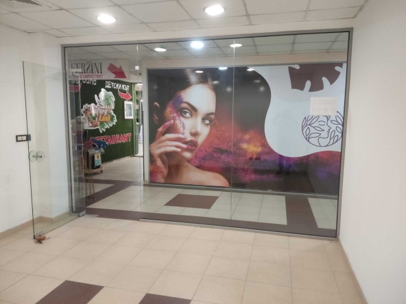 Магазин в Петрич - 22 кв.м за 612 €/кв.м - Снимка #1