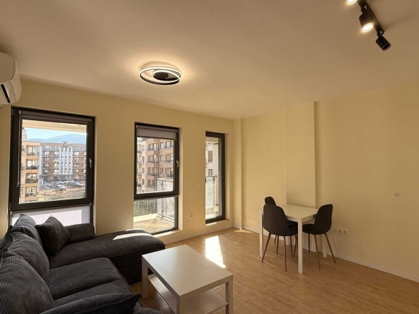 Дава се под наем Тристаен апартамент в София, Студентски град - 78 кв.м за 746.64 € - Снимка #1