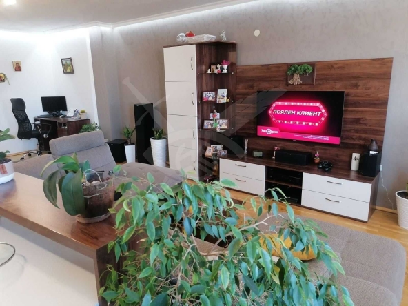 Тристаен апартамент в Пловдив, Център - 116 кв.м за 1923 €/кв.м - Снимка #1