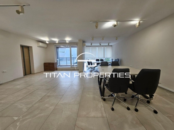 Дава се под наем Офис в Бургас, Славейков - 102 кв.м за 508.47 € - Снимка #1