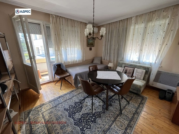 Тристаен апартамент в Ловеч, Център - 101 кв.м за 581 €/кв.м - Снимка #1