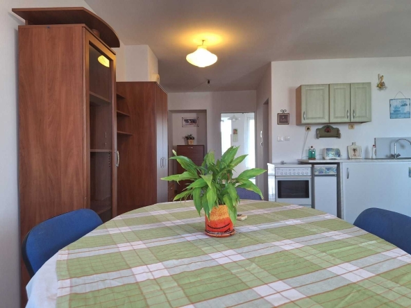 Дава се под наем Двустаен апартамент в Варна, Колхозен пазар - 90 кв.м за 433.5 € - Снимка #1