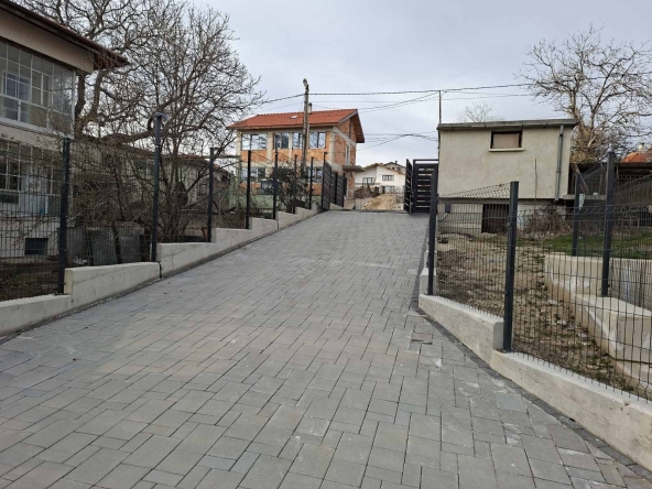 Дава се под наем Гараж / Паркомясто в Варна, м-т Траката - 13 кв.м за 49.47 € - Снимка #1