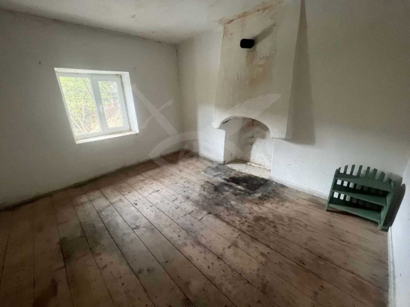 Къща в с. Забърдо, Област Смолян - 260 кв.м за 90 €/кв.м - Снимка #1
