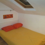 Дава се под наем Едностаен апартамент в Варна, Център - 27 кв.м за 228.99 € - Снимка #1