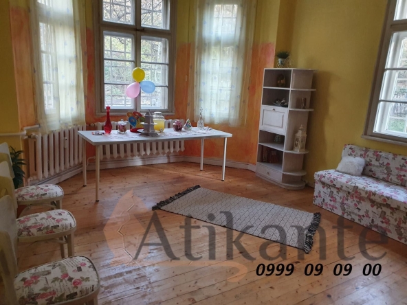 Дава се под наем Къща в София, Лозенец - 270 кв.м за 2593.35 € - Снимка #1