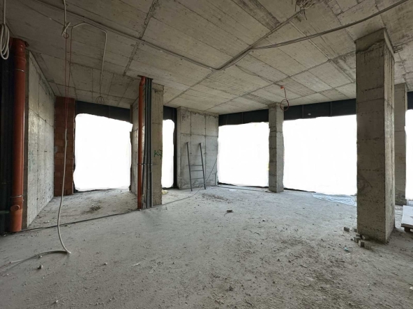 Дава се под наем Магазин в Пловдив, Тракия - 212 кв.м за 3171.69 € - Снимка #1
