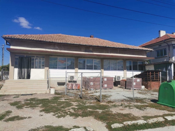 Магазин в Генерал Тошево - 485 кв.м за 316 €/кв.м - Снимка #1