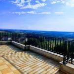 Дава се под наем Тристаен апартамент в с. Приселци, Област Варна - 90 кв.м за 548.25 € - Снимка #1