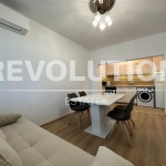 Дава се под наем Тристаен апартамент в Варна, Спортна зала - 90 кв.м за 947.58 € - Снимка #1