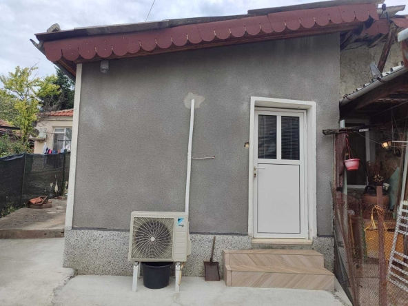 Къща в Добрич, Свети Георги - 100 кв.м за 393 €/кв.м - Снимка #1