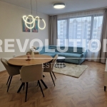 Дава се под наем Двустаен апартамент в Варна, Победа - 65 кв.м за 578.34 € - Снимка #1