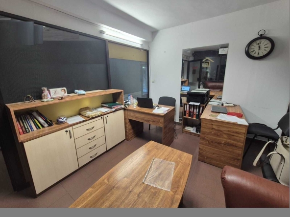 Дава се под наем Офис в Варна, Център - 14 кв.м за 127.5 € - Снимка #1