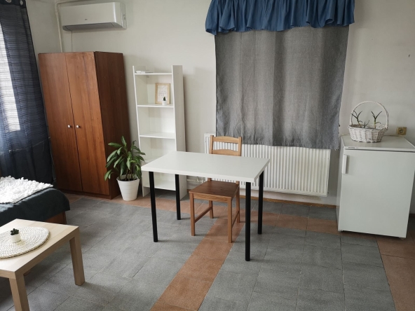 Дава се под наем Двустаен апартамент в Плевен, Идеален център - 90 кв.м за 248.88 € - Снимка #1