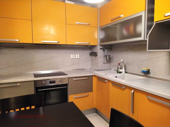 Дава се под наем Тристаен апартамент в София, Младост 2 - 91 кв.м за 548.25 € - Снимка #1