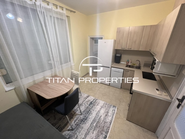 Дава се под наем Тристаен апартамент в Бургас, Център - 70 кв.м за 698.19 € - Снимка #1