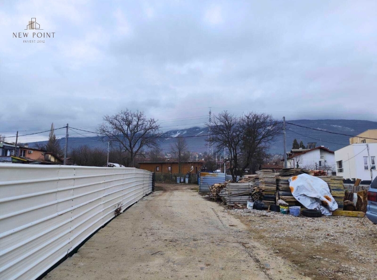 Дава се под наем Парцел в София, Кръстова вада - 1000 кв.м за 997.05 € - Снимка #1