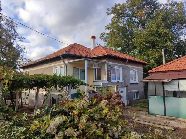 Къща в с. Захари Стояново, Област Добрич - 48 кв.м за 372 €/кв.м - Снимка #1