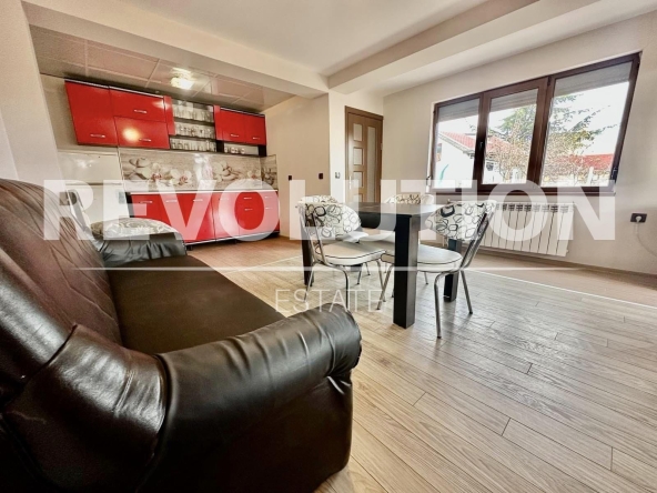 Дава се под наем Етаж от къща в Варна, м-т Траката - 65 кв.м за 350 € - Снимка #1