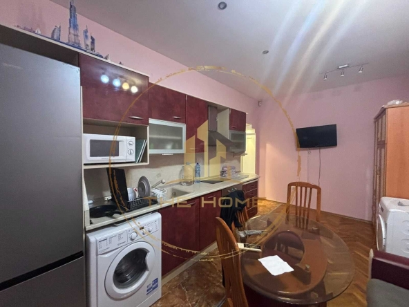 Дава се под наем Тристаен апартамент в Варна, Гръцка махала - 60 кв.м за 425 € - Снимка #1