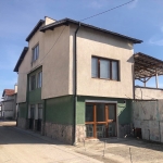 Дава се под наем Къща в Разлог - 77 кв.м за 1495.83 € - Снимка #1