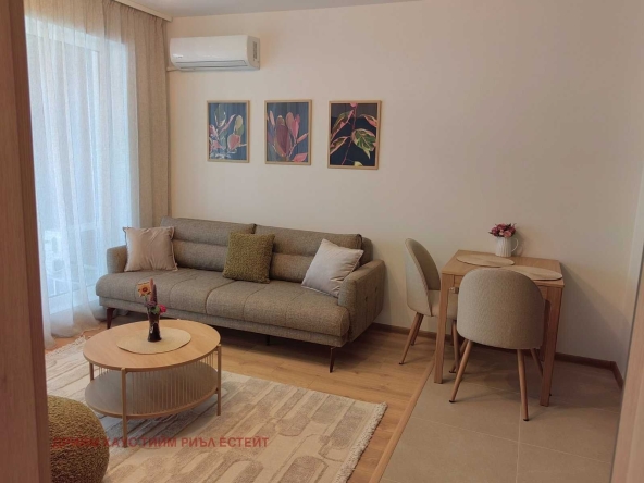 Дава се под наем Двустаен апартамент в София, Център - 75 кв.м за 448.8 € - Снимка #1