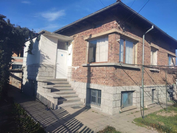 Къща в Казанлък - 88 кв.м за 829 €/кв.м - Снимка #1