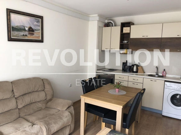 Дава се под наем Двустаен апартамент в Варна, Изгрев - 50 кв.м за 398.82 € - Снимка #1