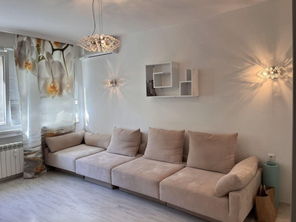 Дава се под наем Двустаен апартамент в София, Център - 65 кв.м за 677.28 € - Снимка #1