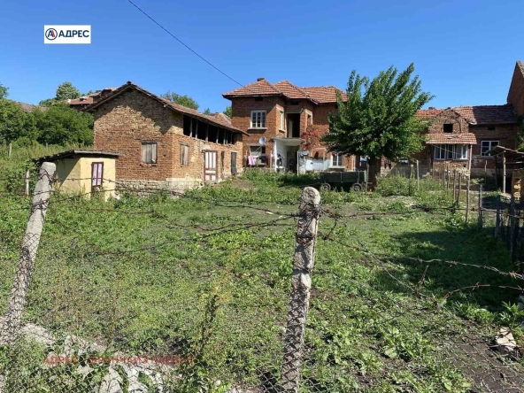 Къща в с. Тлачене, Област Враца - 212 кв.м за 56 €/кв.м - Снимка #1