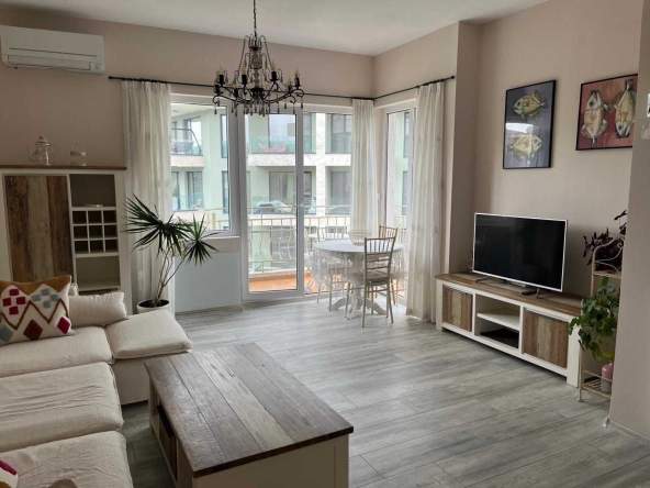 Дава се под наем Двустаен апартамент в к.к. Св.Св. Константин и Елена - 70 кв.м за 698.19 € - Снимка #1