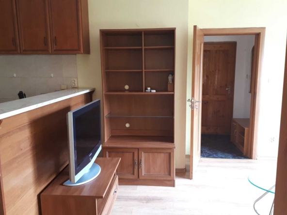 Дава се под наем Двустаен апартамент в Пазарджик, Идеален център - 60 кв.м за 229.5 € - Снимка #1