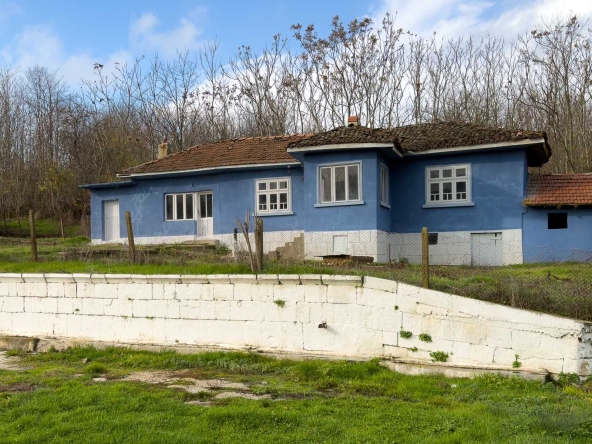 Къща в с. Слатина, Област Силистра - 200 кв.м за 29 €/кв.м - Снимка #1