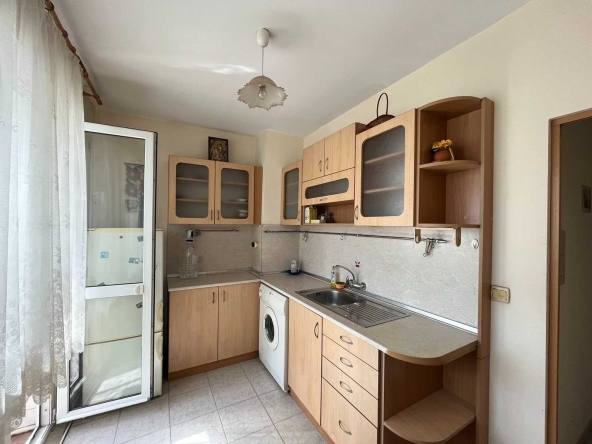 Дава се под наем Двустаен апартамент в Варна, Аспарухово - 50 кв.м за 275 € - Снимка #1