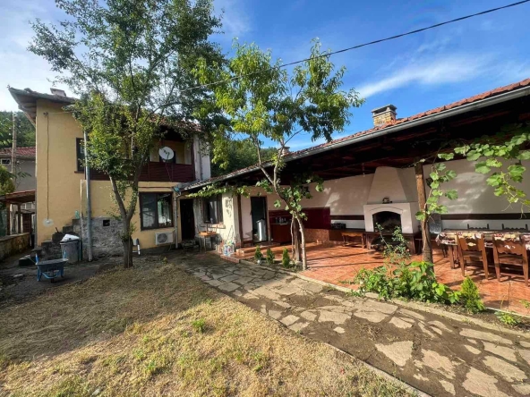 Къща в с. Бели Осъм, Област Ловеч - 140 кв.м за 386 €/кв.м - Снимка #1