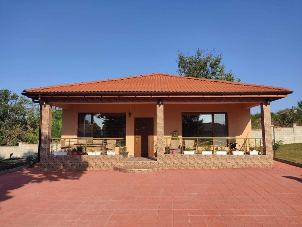 Къща в с. Росеново, Област Добрич - 120 кв.м за 638 €/кв.м - Снимка #1