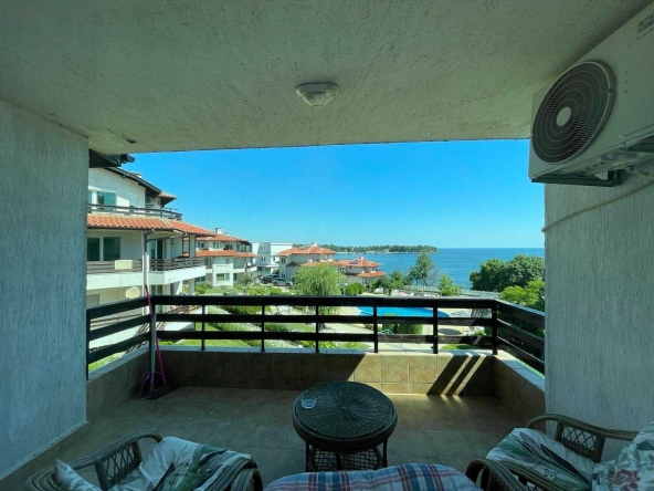 Дава се под наем Тристаен апартамент в с. Лозенец, Област Бургас - 120 кв.м за 9874.62 € - Снимка #1