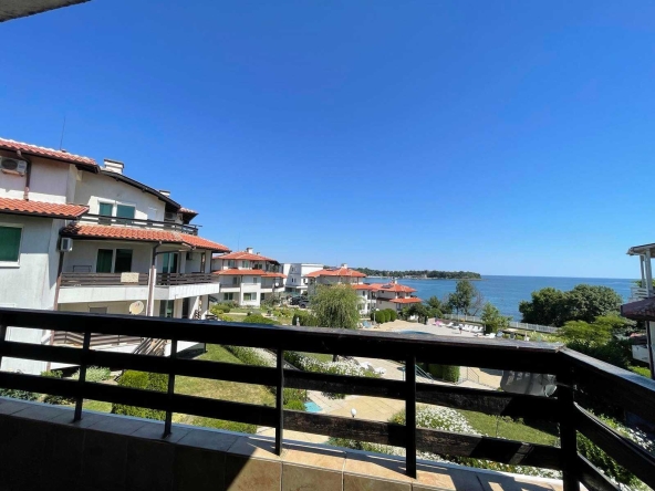 Дава се под наем Тристаен апартамент в с. Лозенец, Област Бургас - 120 кв.м за 648.21 € - Снимка #1